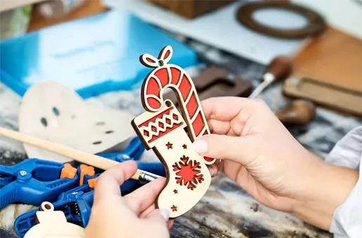 Christmas decoration cutting